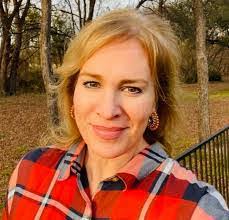 Lindsey Knutson's Instagram, Twitter & Facebook