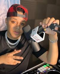 Francine Ferrara's Instagram, Twitter & Facebook