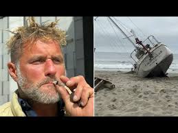 Stranded sailor running out of time to save his sailboat off the Stinson  Beach shore