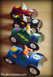 Recycler Des Rouleaux De Papier Toilette En Petits Bolides Activite Manuelle Enfant Loisir Creatif Enfant Art Jeunes Enfants