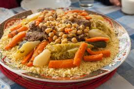 Il cous cous non cuoce sul fuoco in acqua bollente. Come Incocciare Il Couscous Il Procedimento E La Ricetta