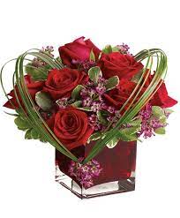 Consegna rose rosse a domicilio a Udine. Consegna a domicilio in giornata.