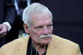 The Life And Career Of Gale Sayers (Complete Story)