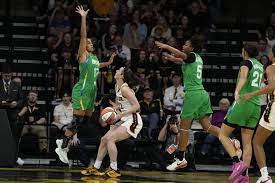 Caitlin Clark returns to Iowa in Fever's preseason game against Brazil  despite leg injury | Sports | The Daily News