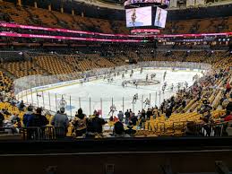 When the teams are away, top musical artists like elton john, pearl jam, justin timberlake and the eagles take center stage. Loge 5 At Td Garden Boston Bruins Rateyourseats Com