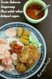 Padahal, kamu bisa mengkreasikan sayuran ini menjadi lontong sayur yang menggugah selera. Kelanarasa On Twitter This Is Betawi Jakarta Style Nasi Ulam With Spicy Grated Coconut Some Ulam Lalap Fresh Veggies Cucumber Lemon Basil Beansprouts And Varieties Of Sides Including Signature Semur Indonesia Stew With Kecap