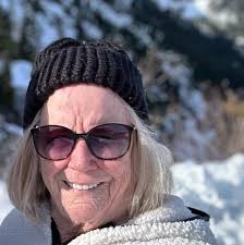 Does anyone remember Fort Cook ? It was off oak st by the freeway around  San emido I think. My girlfriend had an apartment there. It was a crazy  place. It was