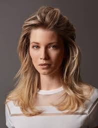 Les Tendances Coloration De L Automne Hiver 2018 2019 Belle Coupe De Cheveux Cheveux Couleur Cheveux Blond