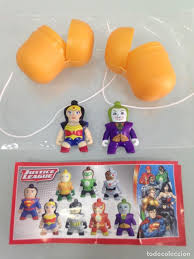Como creador de lo que eventualmente se llamaría extraoficialmente dc extended universe (dceu), snyder tenía un plan más amplio para este universo que iba a futuro. Kinder 2 Figuras Mujer Maravilla Jocker Jus Kaufen Figuren Aus Gummi Und Pvc Kinder Uberraschung In Todocoleccion 126439579