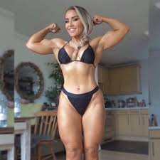 Female Muscle Fan on X: Louise (louise_fitcoach) @FitcoachLouise  t.coOntsuApBil  X