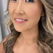 Suzanne Hewett's Instagram, Twitter & Facebook