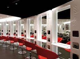 Ouvrir Mon Salon De Coiffure Et Devenir Franchise Des Salons Shampoo Decoration Salon De Beaute Salon De Coiffure Chic Salon De Coiffure