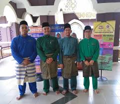 Menteri agama lukman hakim saifuddin menghadiri upacara peringatan hari lahir pancasila mengenakan baju adat alor. Satuamalmenciptasejutamanfaaf Hashtag On Twitter