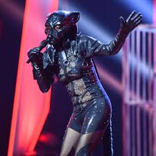 Die sängerin verbarg sich unter dem skelett. Panther Bei The Masked Singer Stefanie Hertel Ist Der Panther Tv