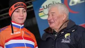 Nov 13, 2019 · corinne, la fille cadette de raymond poulidor, a eu deux garçons issus de son union avec le cycliste adrie van der poel. Raymond Poulidor Dies At 83 Pezcycling News