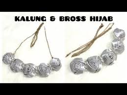 13 Cara Membuat Kalung Hijab Tutorial Bross Bahu Mawar Kuncup Rosebud Satin Youtube Kalung Kain Kuncup Kalung