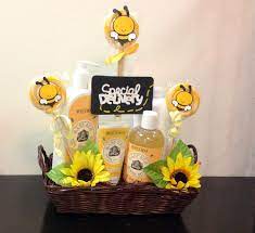 Bee Themed Baby Shower Gift Basket Like What You See Follow Me On Fb Www Facebook Com Misawagiftcakesbyta Baby Shower Gift Basket Happy Gifts Gift Baskets
