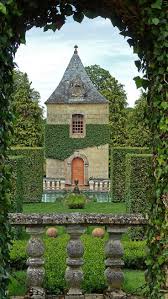 Jardins Du Manoir D Eyrignac France Avec Images Jardins Beaux Jardins Le Manoir