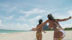 Asa akira (сцена из all about me 3). Asa Akira Kerry Louise And Asa Akira A Day Of Fun At The Beach