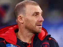 Wright seeks regular spot after re-signing with Hurricanes