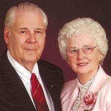 Dawn Mannino's Instagram, Twitter & Facebook