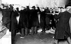Saint valentines day massacre february 14 heart, cartoon couple, love, cartoon character png. Chicago Gang Kills Six Al Capone The St Valentine S Day Massacre 1929 Click Americana