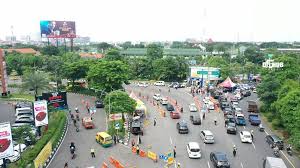 Kami akan los (lepas, red) pemeriksaan sampai nanti ekornya kurang lebih 1 sampai 2 km, baru kemudian kita akan laksanakan pemeriksaan kembali, katanya. Ndurnl2ieno6tm
