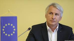 Acesta ar fi unul dintre motivele transferarii tuturor contributiilor din sarcina angajatorului in sarcina angajatului. Pe Cine AfecteazÄƒ Proiectul Lui Teodorovici Care Prevede Inchisoare Pentru Impozite NeplÄƒtite