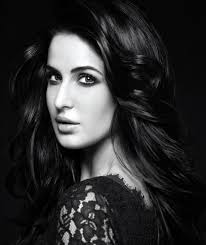 She has seven siblings out of which three are younger sisters, three are elder sisters and one of them is a younger brother. Katrina Kaif Filme Bio Und Listen Auf Mubi