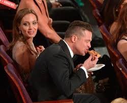 And We Witnessed Brad Pitt Chomping Down On Some Pizza Brad Pitt Brad Pitt And Angelina Jolie Brad And Angelina
