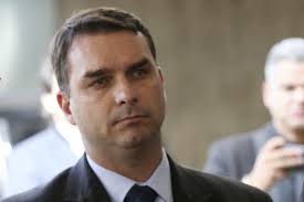 Agradeço a deus pelos 4.380.418 votos que me elegeram senador pelo rj. Desembargadora Suspende Investigacoes Sobre Flavio Bolsonaro