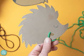 Das besondere daran ist, daß sie sich die farben und muster des geschenkpapiers. Igel Basteln Mit Vorlage Zum Ausdrucken 2 Bastelideen Wunderbunt De