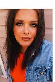 Mindy Hawkins's Instagram, Twitter & Facebook