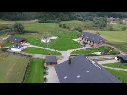 Pensiunile sunt concentrate in general in localitatile invecinate manastirilor (agapia, voronet, sucevita), dar si in jurul zonelor vatra dornei, campulung moldovenesc, putna, gura humorului. Pensiunea Varvara De Bucovina Youtube