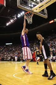 Here are the 25 shortest nba players ever. Harlem Globetrotters Boast Talented Rookie Team That Includes Shortest And Tallest Players In Franchise History Mlive Com