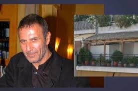 Το άγριο παρασκήνιο λίγες ημέρες προτού ο ηθοποιός νίκος νίκος σεργιανόπουλος: Nikos Sergianopoylos Poios Menei Shmera Sto Katarameno Spiti Poy Ton Dolofonhsan Me 21 Maxairies Europost Gr