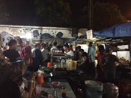 Jabodetabek (jakarta barat, jakarta pusat, jakarta selatan, jakarta timur, jakarta utara, kab. Taste Of Madura Review Of Bebek Goreng Tugu Pahlawan Surabaya Indonesia Tripadvisor
