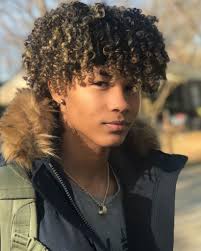 4 Beneficios De Aparar As Pontas Do Cabelo Cacheados Crespos O que muitas pessoas não sabem é que existe uma diferença entre o cabelo ondulado e cacheado masculino. 4 beneficios de aparar as pontas do