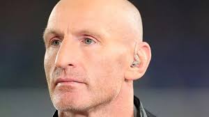 Banish ugly algae and mould from your patio with amazing 35p item