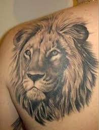 This Is A Very Basic And Elegant Back Shoulder Design Tatuaggi Leone Tatuaggio Con Leone Senza Tatuaggi