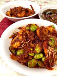 Sambal matah menjadi salah satu komponen dalam sajian ini. Sambal Tumis Udang Petai Yang Pedas Tapi Sedap Aku Sis Lin