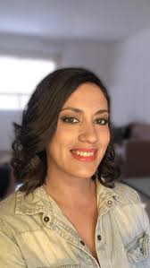 Díganme si no sienten que maquillaje nos cambia hasta la postura 🤗  #gracias @peluqueriarinconbonito por el espacio y por dejar ese cabello tan  bello 😁 Gracias Fer por compartir tan bello momento