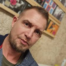 Daniel Brun's Instagram, Twitter & Facebook