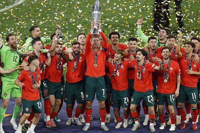 Ronaldo ghi bàn, Bồ Đào Nha thắng Tây Ban Nha và vô địch Nations League | Báo Dân trí
