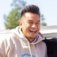 Jeffrey Bui's Instagram, Twitter & Facebook