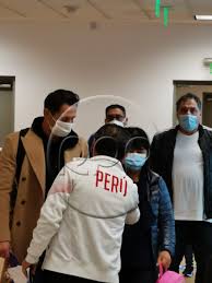 El delantero mantiene la fe intacta en la selección peruana. Seleccion Peruana Las Imagenes De La Llegada De Gianluca Lapadula Al Peru Fotos Rpp Noticias