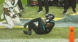 Dolphins' Tyreek Hill Gruesomely Snaps His Leg, Carted Off In Air Cast vs.  Jets on MNF [VIDEO]