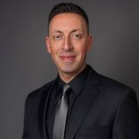 200+ profilů „Feiger“