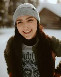 Elizabeth Fodor's Instagram, Twitter & Facebook