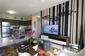 The Apartments At Amli Dadeland In Miami Are Spacious And Outfitted With Contemporary Appliances And Amenities Apartments For Rent Apartment Luxury Apartments